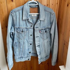 Levi’s trucker jacket